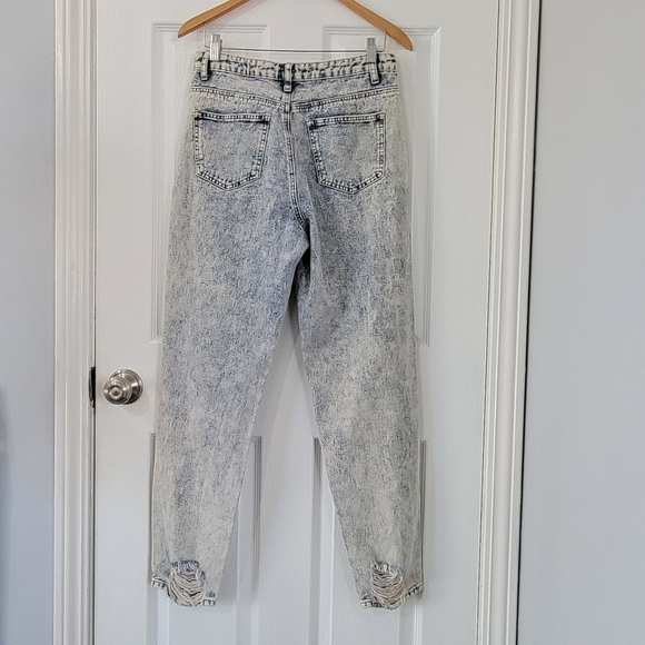 Misguided High Rise Mom Jeans - Acid Wash - Picture 5 of 7